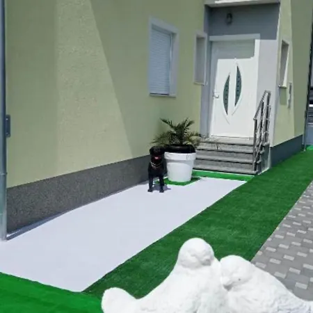 Villa Ava - Five Bedroom With Swimming Pool *