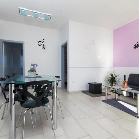 Ava - Five Bedroom With Swimming Pool Sibenik