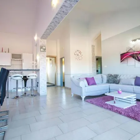 Villa Ava - Five Bedroom With Swimming Pool Sibenik