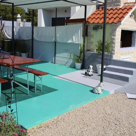 Ava - Five Bedroom With Swimming Pool *