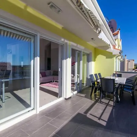 Ava - Five Bedroom With Swimming Pool