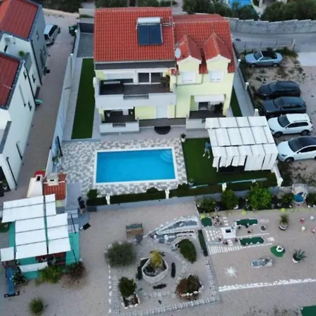 Ava - Five Bedroom With Swimming Pool Villa *