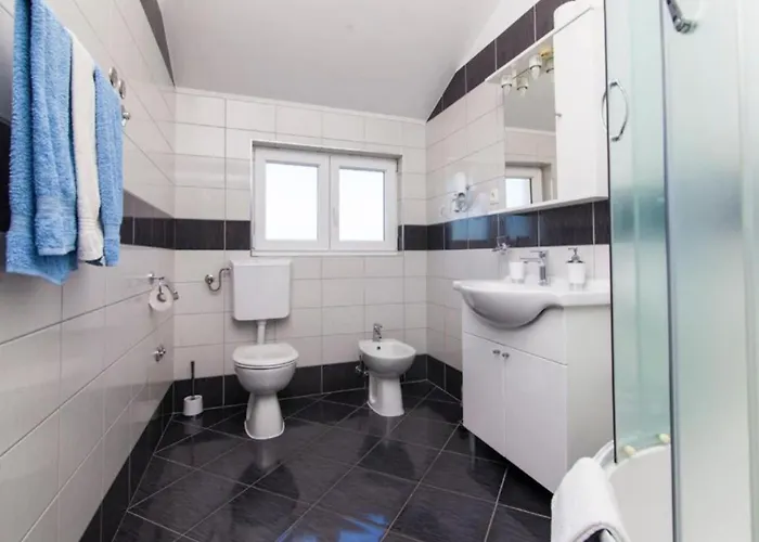 Ava - Five Bedroom With Swimming Pool *