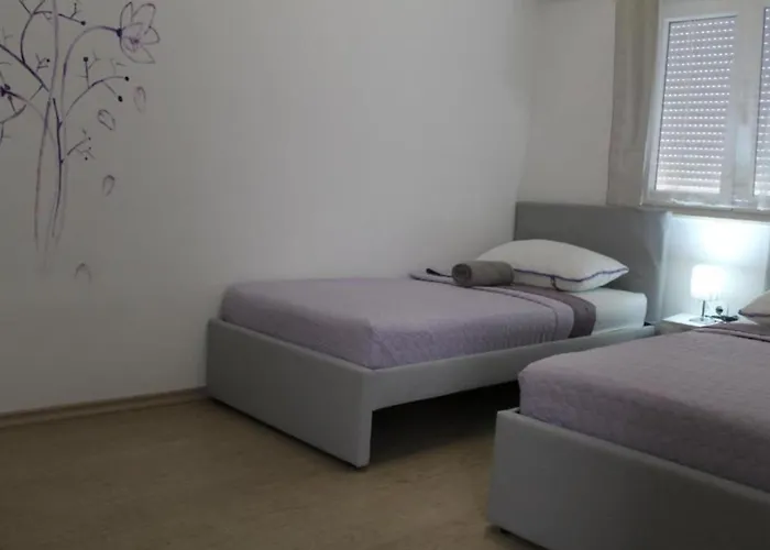 Ava - Five Bedroom With Swimming Pool Sibenik