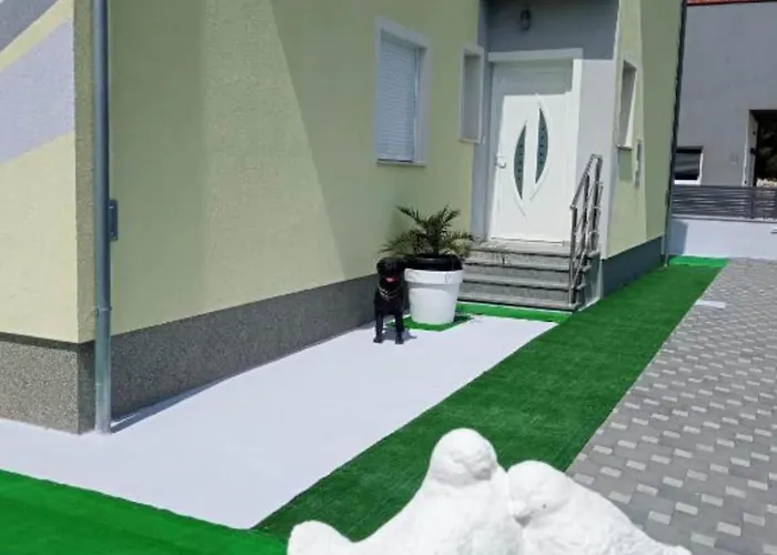 Vila Ava - Five Bedroom With Swimming Pool *