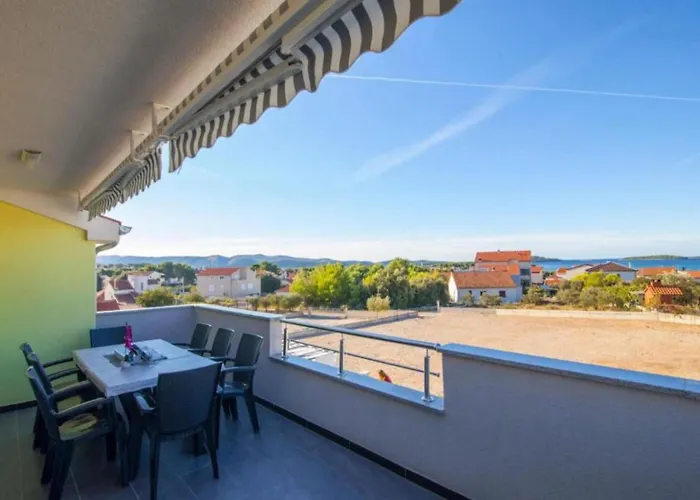 Ava - Five Bedroom With Swimming Pool Sibenik