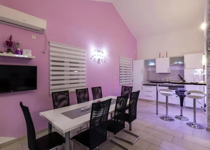 Vila Ava - Five Bedroom With Swimming Pool