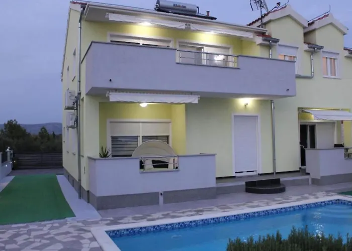 Ava - Five Bedroom With Swimming Pool Vila *