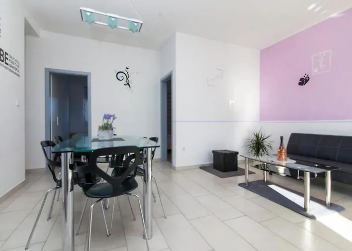 Ava - Five Bedroom With Swimming Pool Sibenik