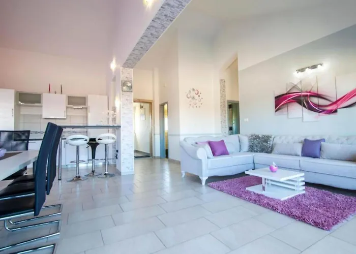 Vila Ava - Five Bedroom With Swimming Pool Sibenik