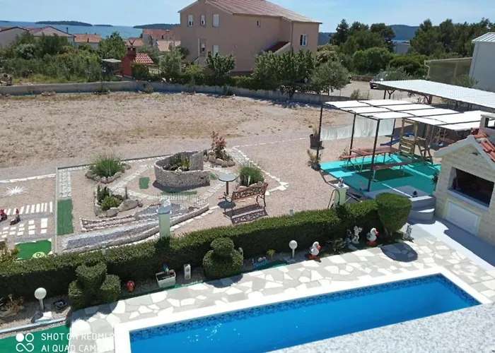 Vila Ava - Five Bedroom With Swimming Pool Sibenik