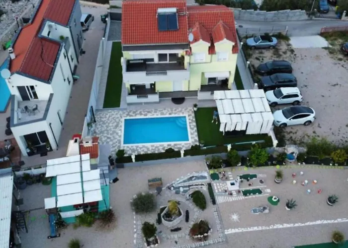 Ava - Five Bedroom With Swimming Pool Vila *