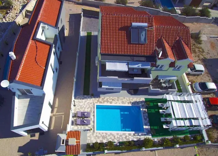 Vila Ava - Five Bedroom With Swimming Pool